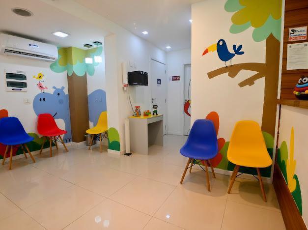 Espaço Passos de Transformação, na Barra da Tijuca. O ambiente foi idealizado para acolher mães que se sentem sobrecarregadas e buscam um lugar de escuta e reconexão.