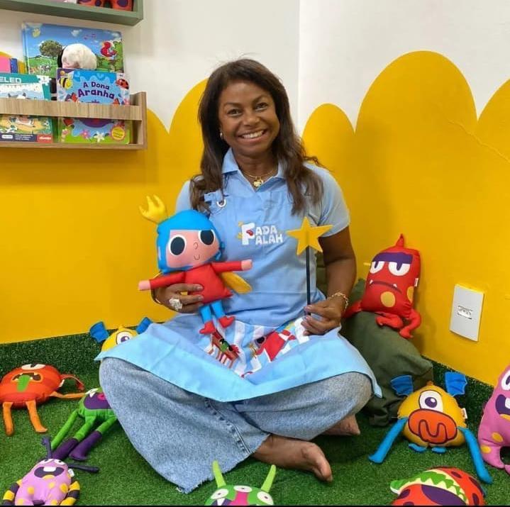  Rosinéa-Jesus-dos-Santos empreendeu no Rio de Janeiro com a franquia Fada Falah, referência em Fonoaudiologia, Psicopedagogia e Laserterapia.
